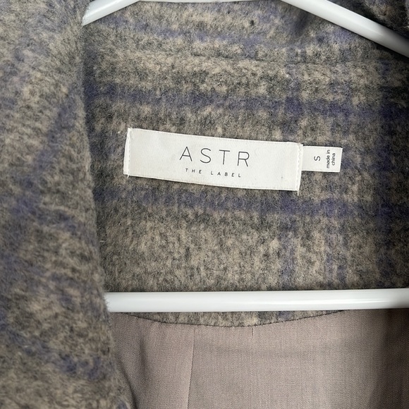 ASTR The Label Revolve Oversized Winter Coat, worn once - Picture 4 of 5